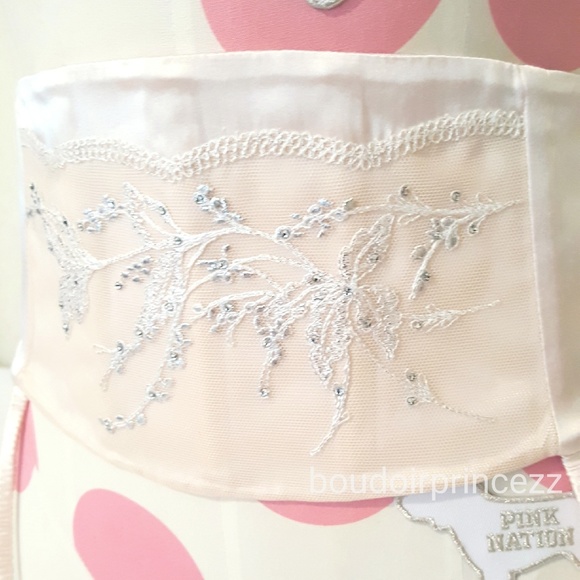 🌹RARE Victoria's Secret Crystal Designer garter - Picture 3 of 5